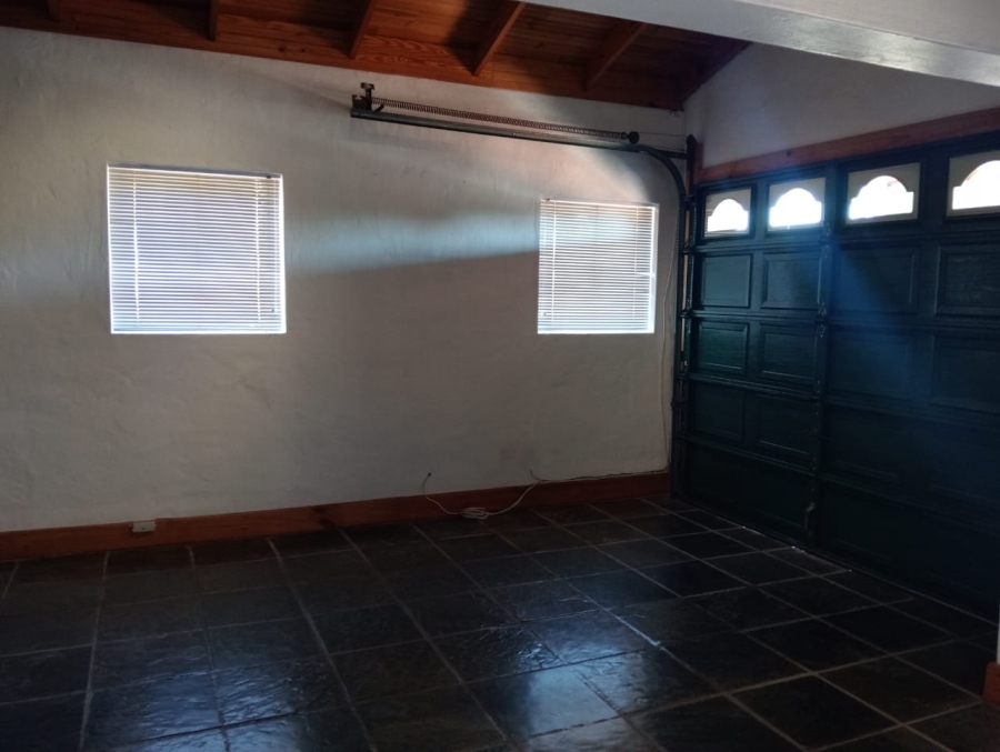 To Let 4 Bedroom Property for Rent in C Place Eastern Cape